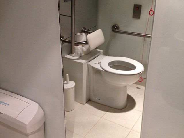 トイレつまりの原因と解消法ガイド